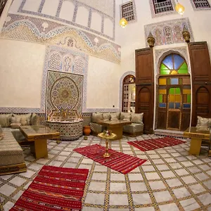 4* رياد Taj